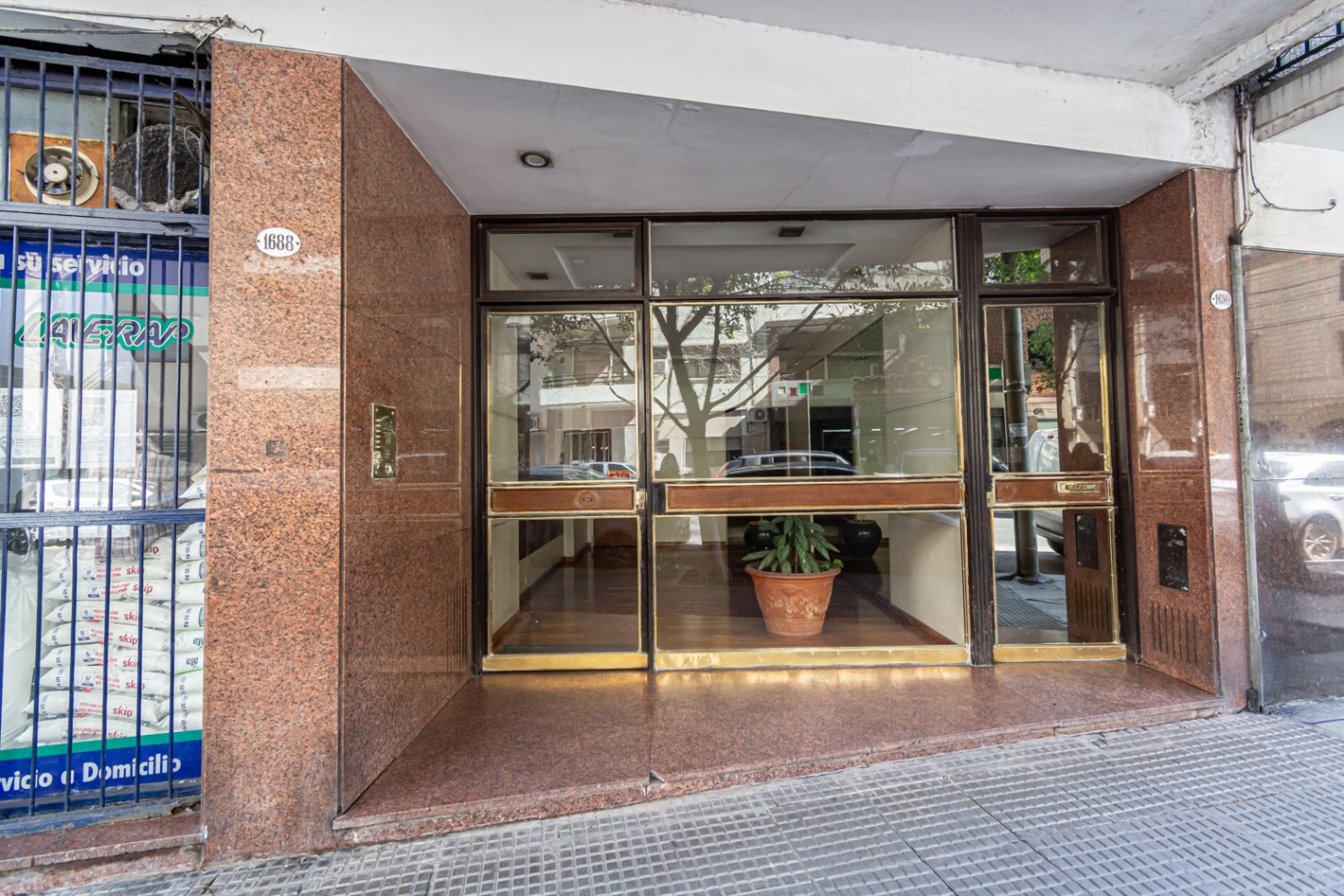 Alto Palermo VENTA Piso completo 4 ambientes 116 m2 con balcon - Reciclado