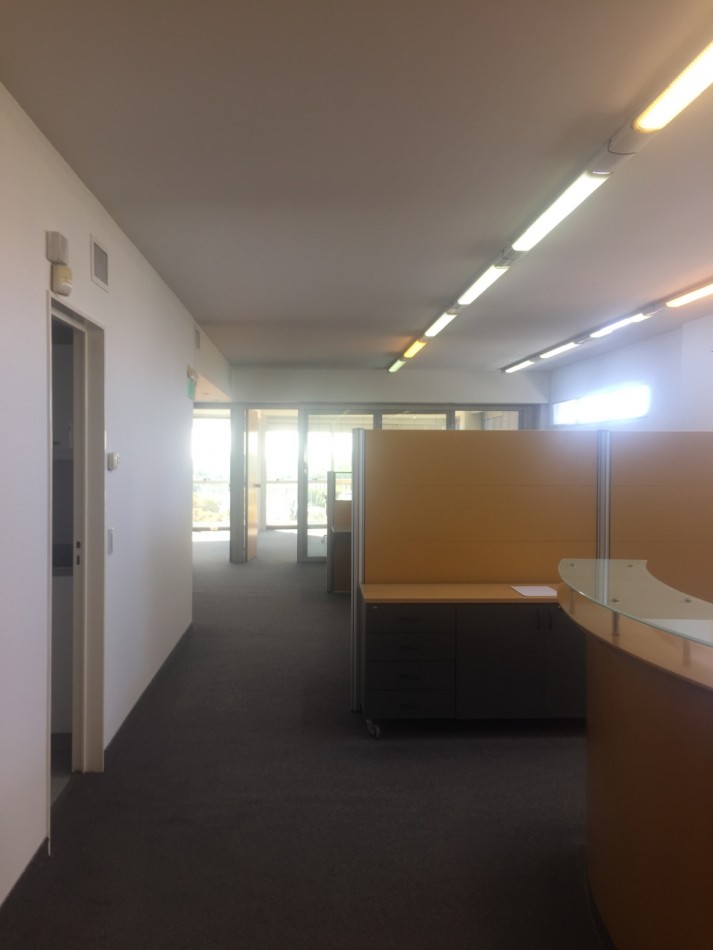 Nuñez Alquiler Oficina planta libre edificio corporativo vista al rio 212m2 C/ 2 cocheras vigilancia 24hs