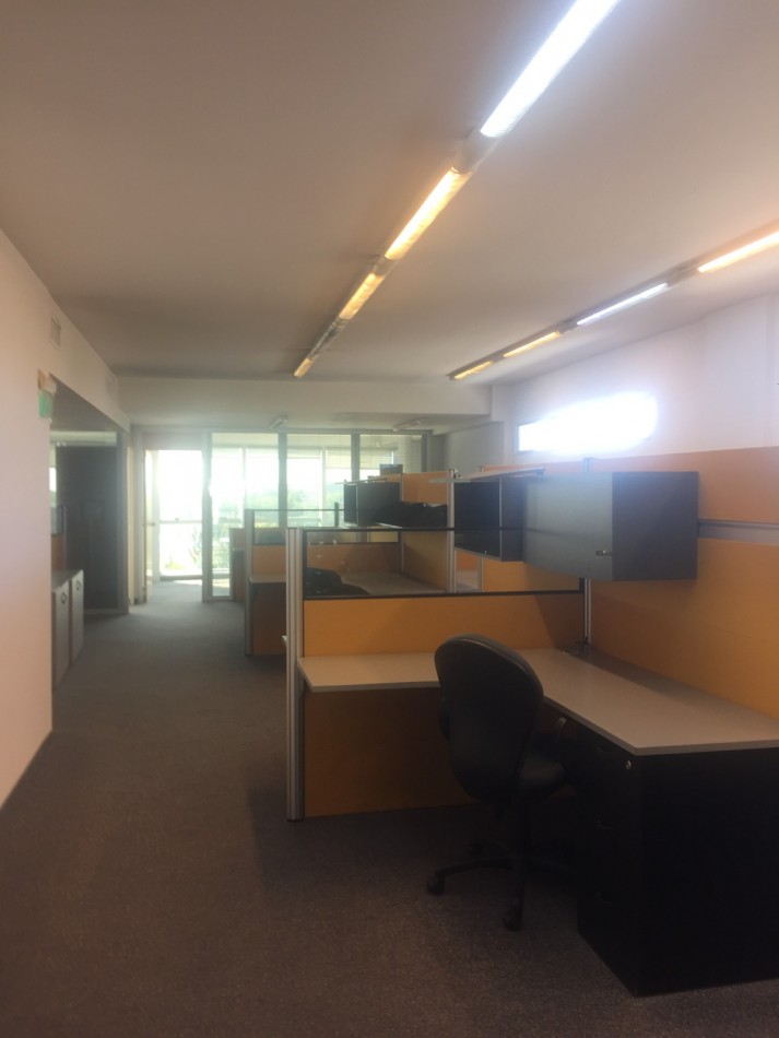 Nuñez Alquiler Oficina planta libre edificio corporativo vista al rio 212m2 C/ 2 cocheras vigilancia 24hs