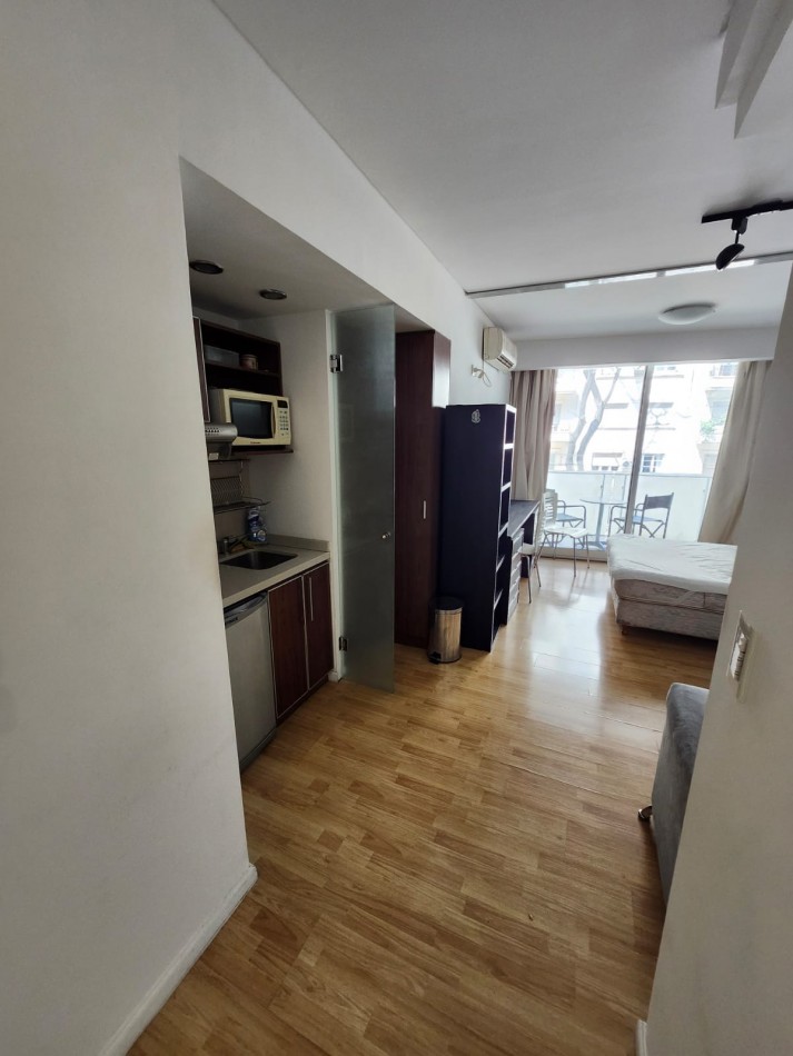 Alto Palermo alquiler monoambiente al frente muy luminoso con balcon Av Coronel Diaz amenties