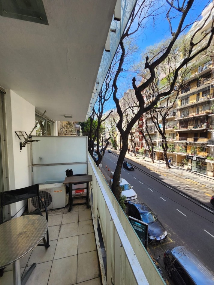 Alto Palermo alquiler monoambiente al frente muy luminoso con balcon Av Coronel Diaz amenties
