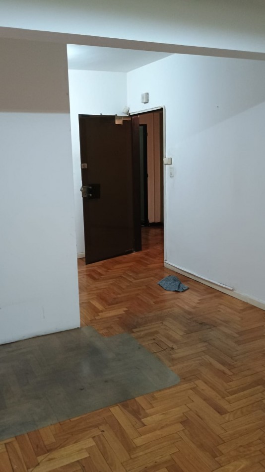 Oportunidad apto credito  Oficina / vivienda 64 m2 divisible 2 baños usd 70.000