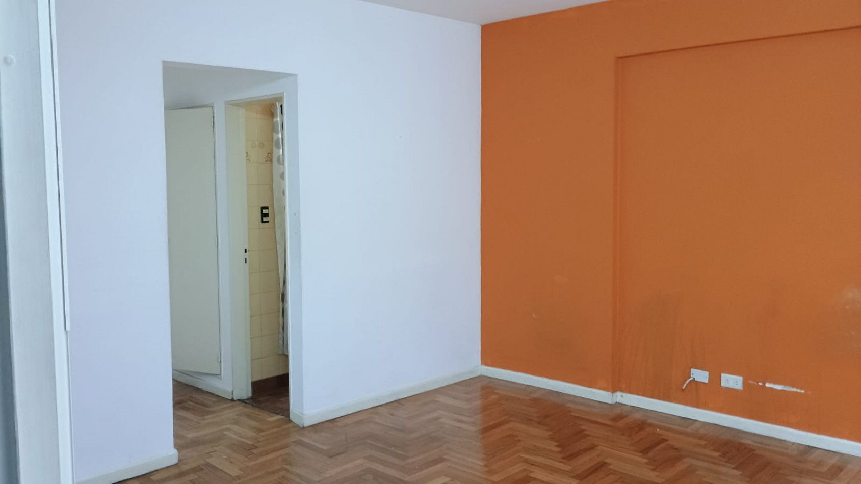 Oportunidad apto credito  Oficina / vivienda 64 m2 divisible 2 baños usd 70.000