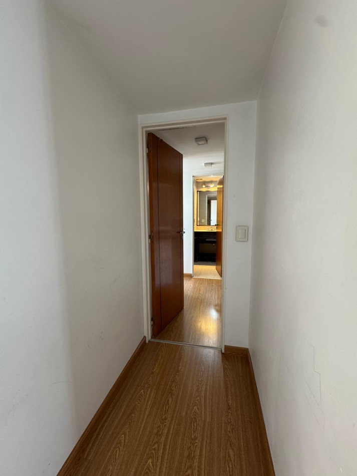 Recoleta / Barrio Norte Departamento 3 Ambientes 108 m2 Balcon, Muy Luminoso y Cochera fija