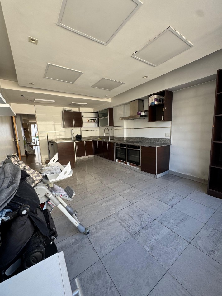 Recoleta / Barrio Norte Departamento 3 Ambientes 108 m2 Balcon, Muy Luminoso y Cochera fija