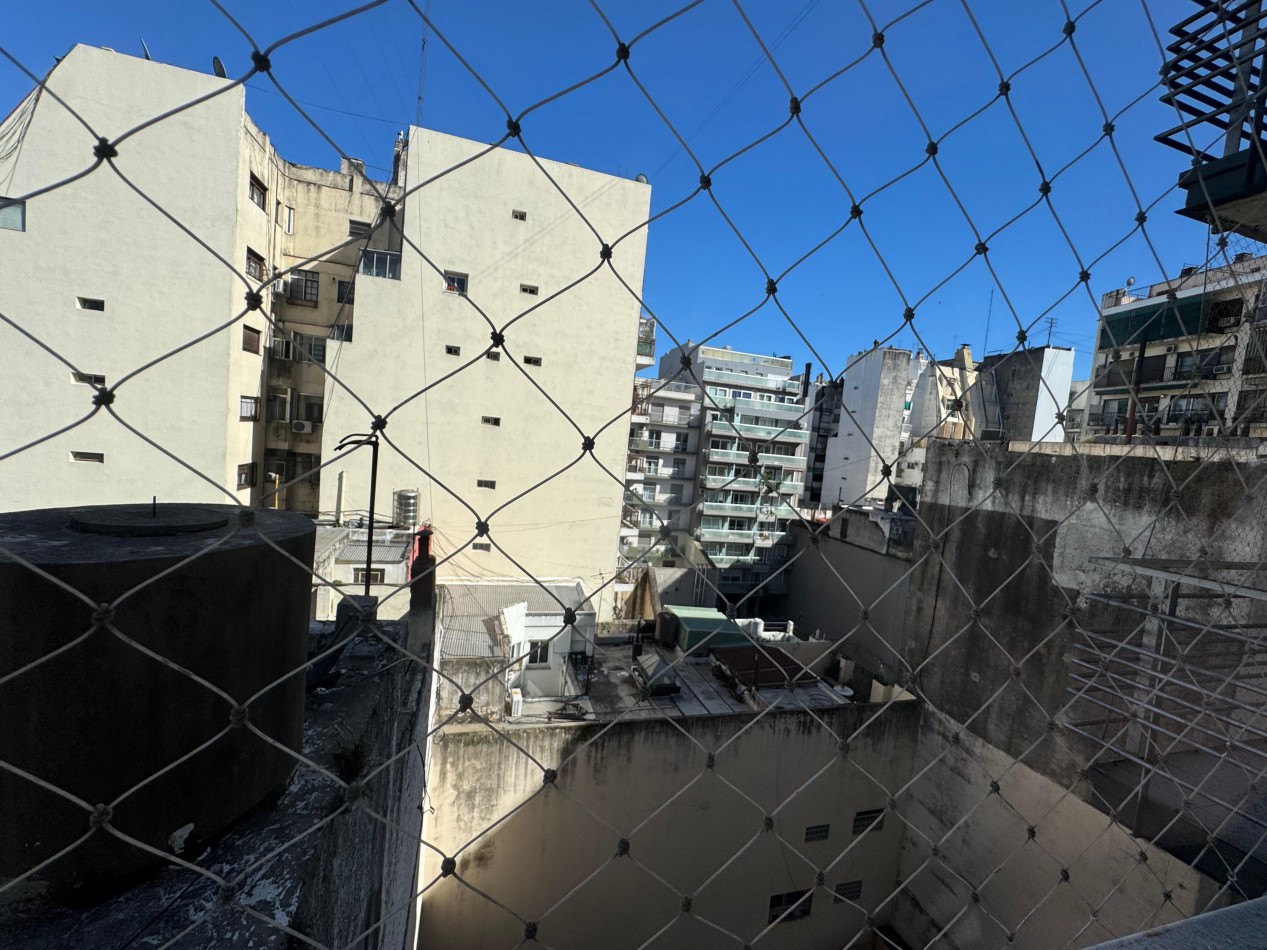 Recoleta / Barrio Norte Departamento 3 Ambientes 108 m2 Balcon, Muy Luminoso y Cochera fija