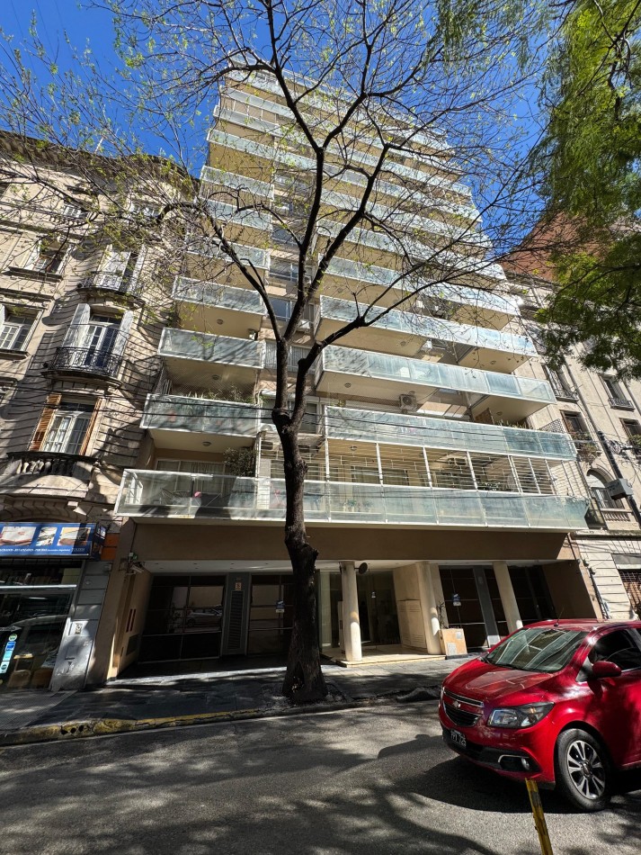 Recoleta / Barrio Norte Departamento 3 Ambientes 108 m2 Balcon, Muy Luminoso y Cochera fija