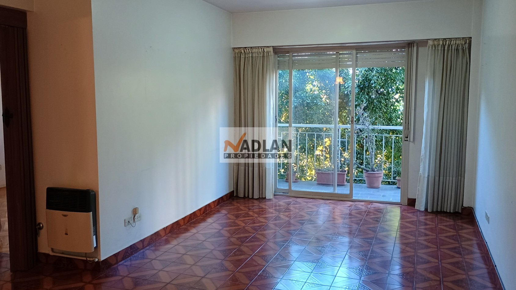 Barrio Norte facultades Venta departamento 3 ambientes semipiso al frente con balcon - Apto credito bancario 